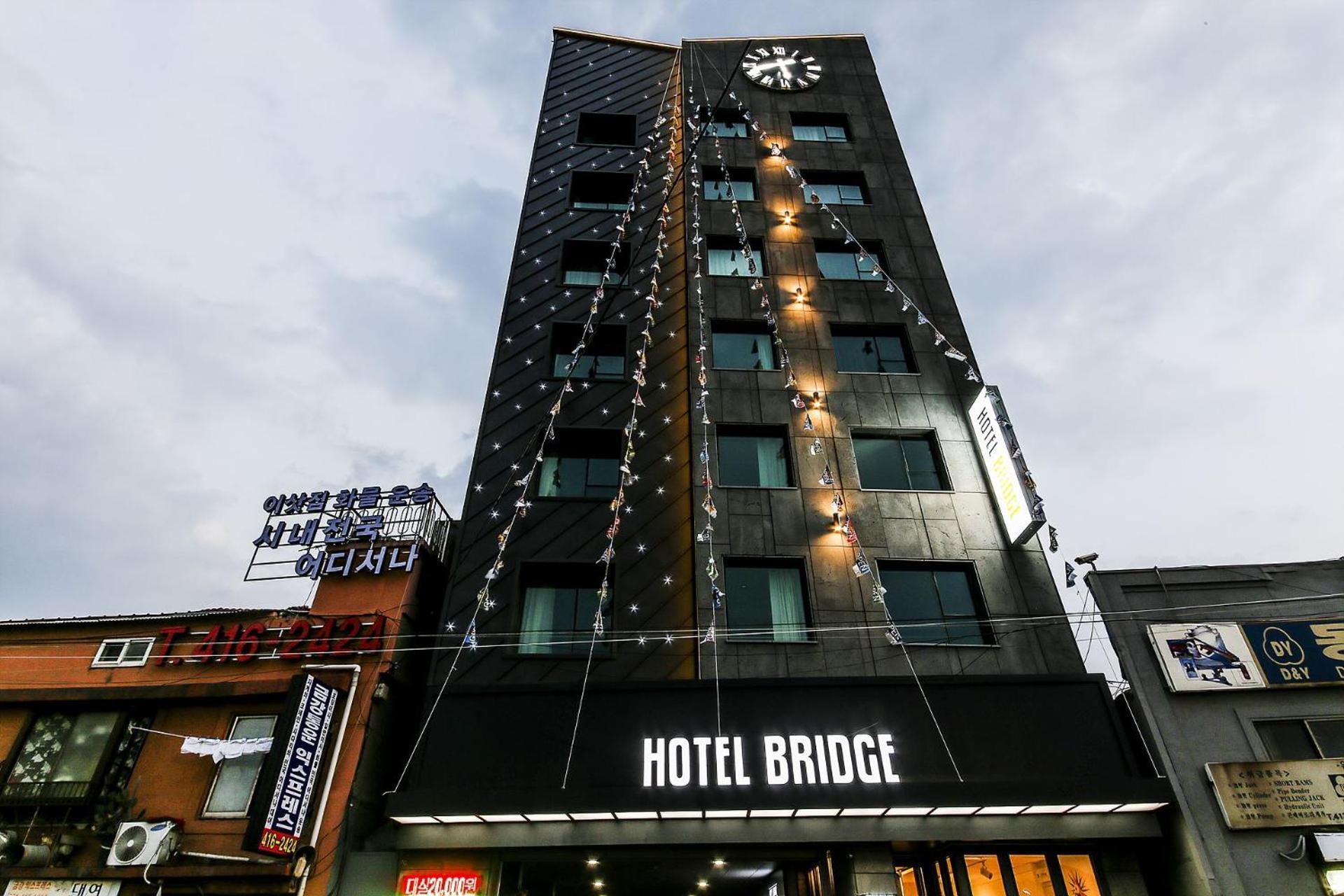 Hotel Bridge Пусан Екстериор снимка