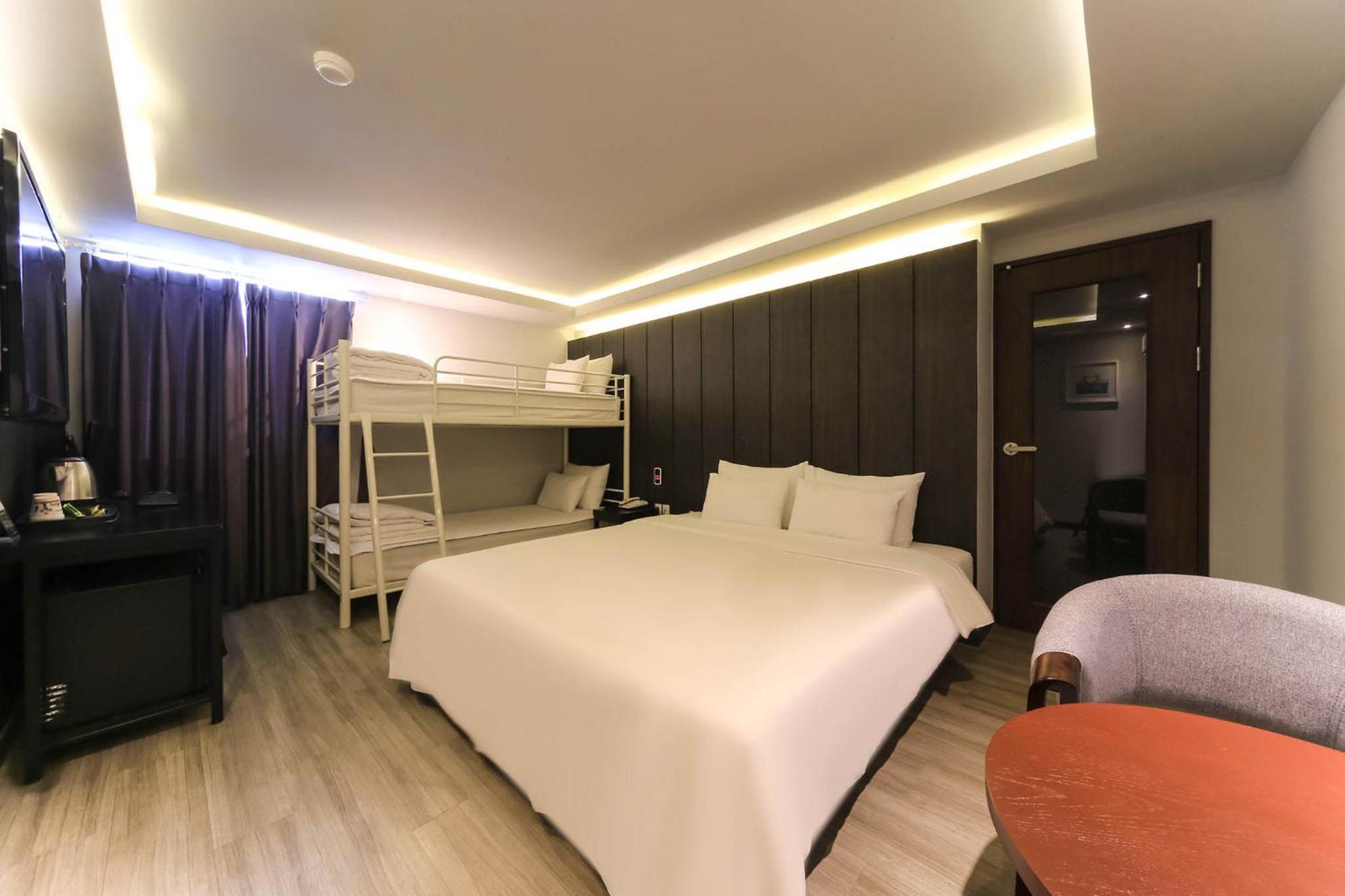 Hotel Bridge Пусан Екстериор снимка