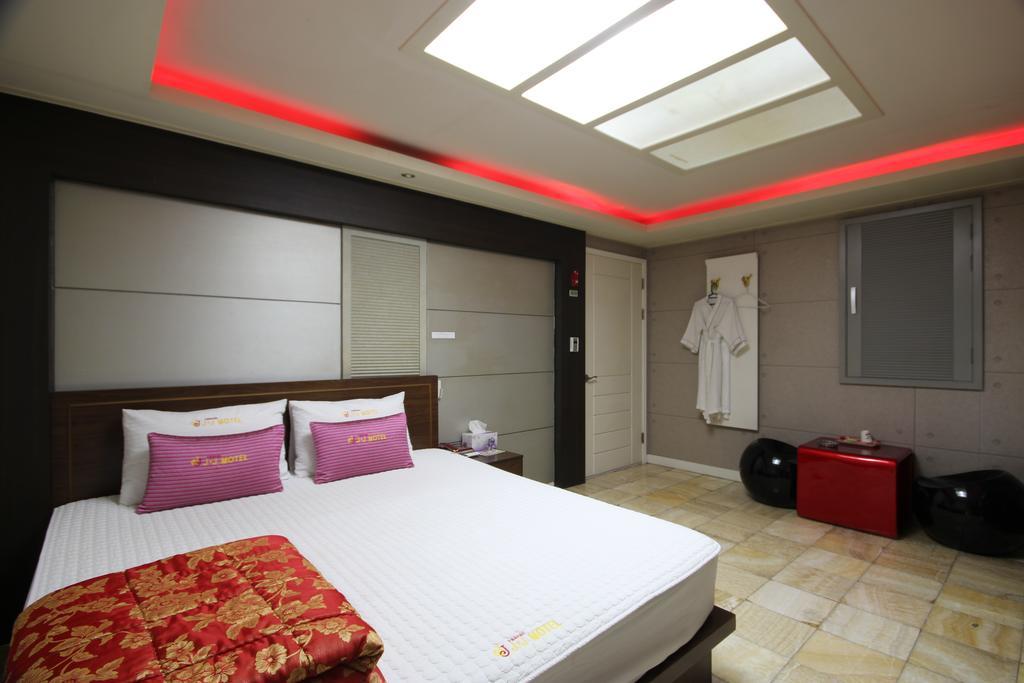 Hotel Bridge Пусан Стая снимка