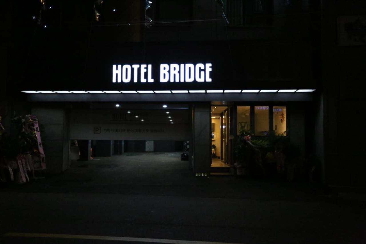Hotel Bridge Пусан Екстериор снимка