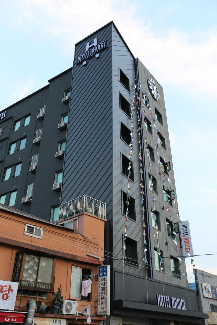 Hotel Bridge Пусан Екстериор снимка