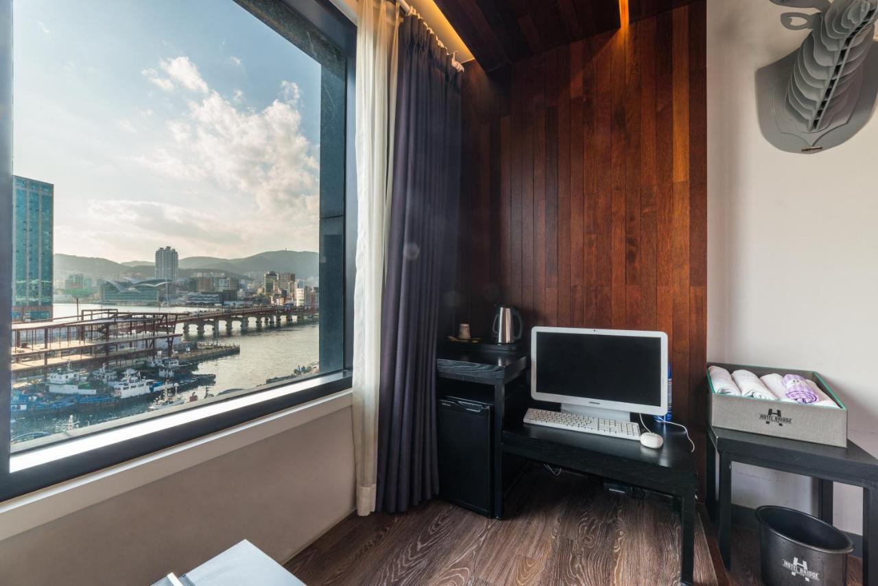 Hotel Bridge Пусан Екстериор снимка