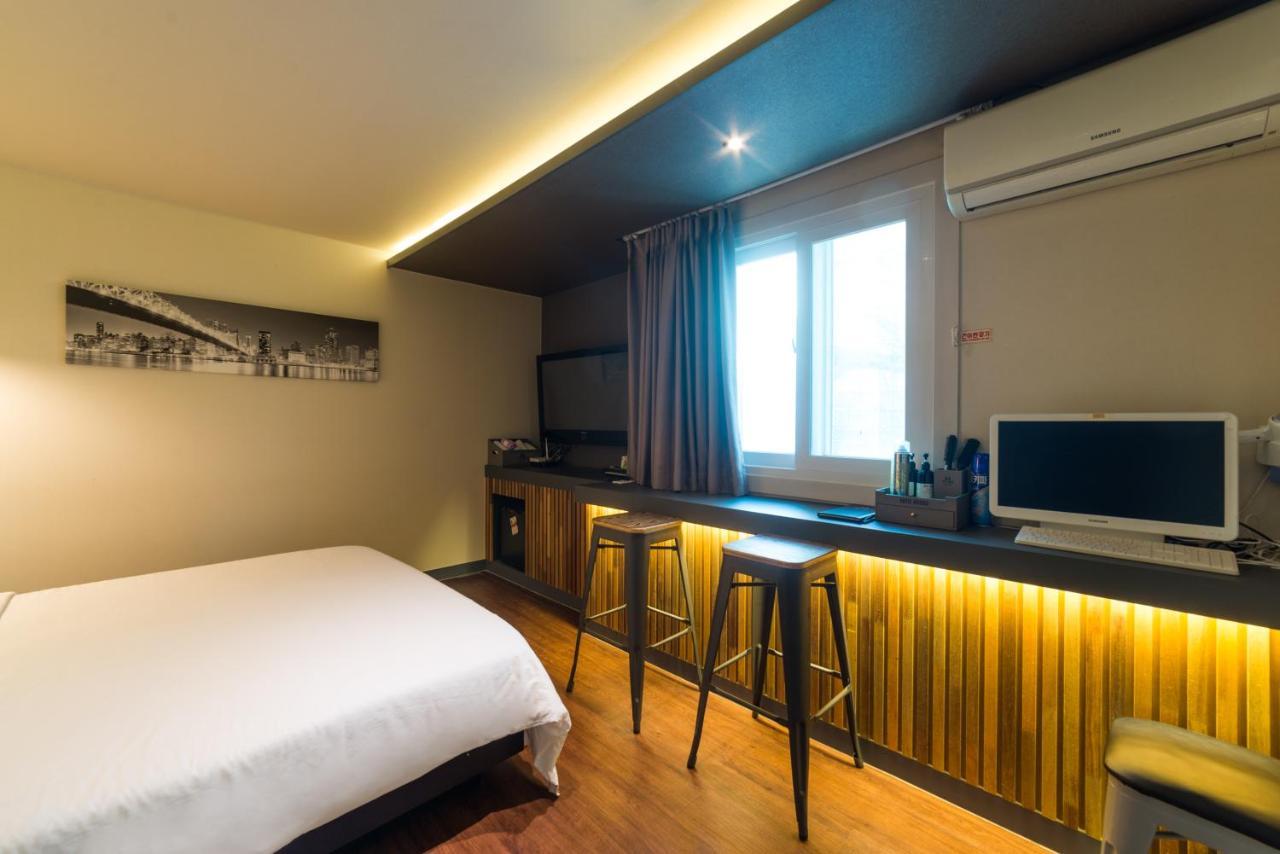 Hotel Bridge Пусан Екстериор снимка
